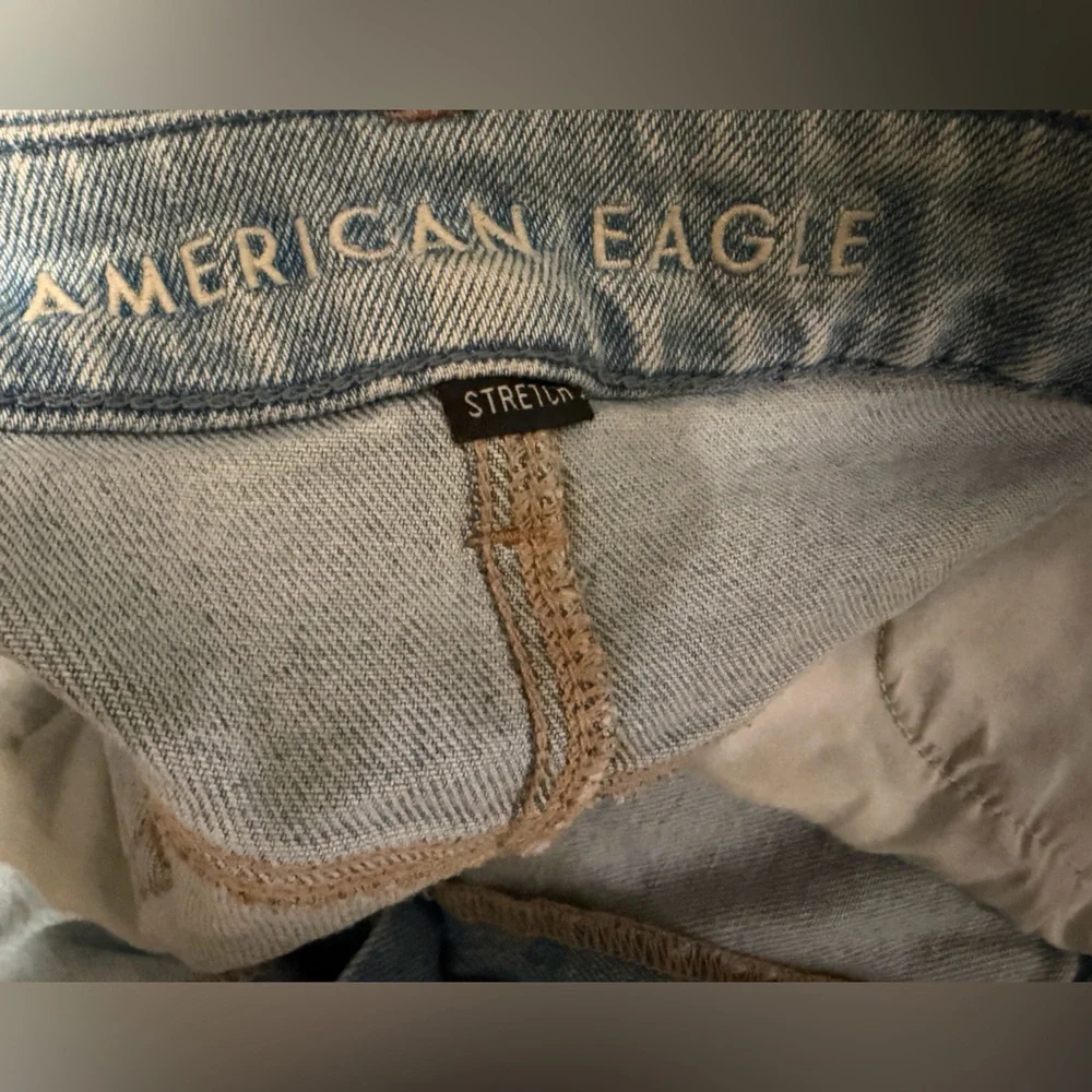 American Eagle Ripped Denim Jeans - Picture 5 of 14